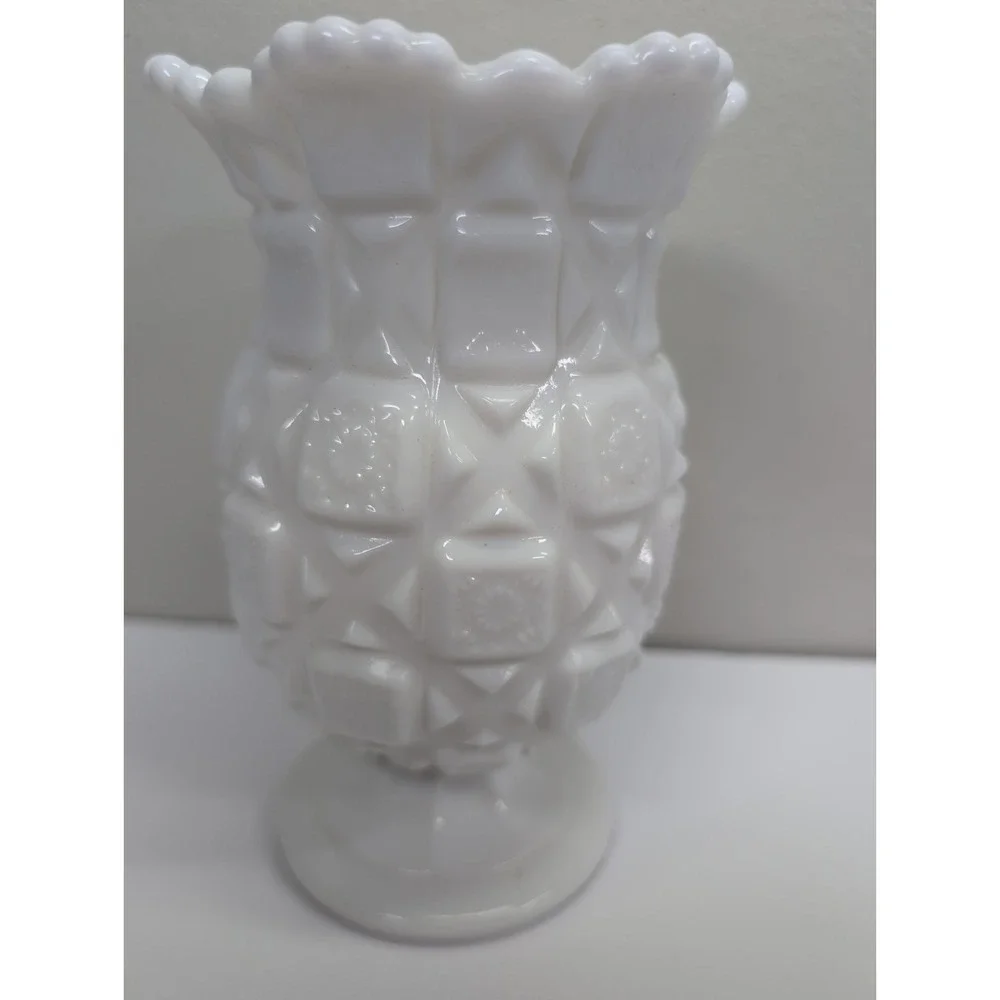 Vintage 6.5 In  Westmoreland Old Quilt Pattern Milk Glass White Pedestal Vase